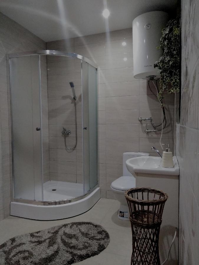 Apartmany Fantagiro Kaluža Exterior foto